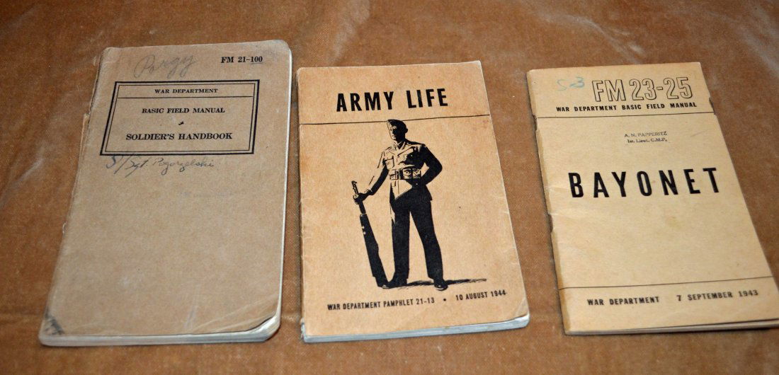 Lot of World War 2 U.S. Army Handbooks (1 of 3)