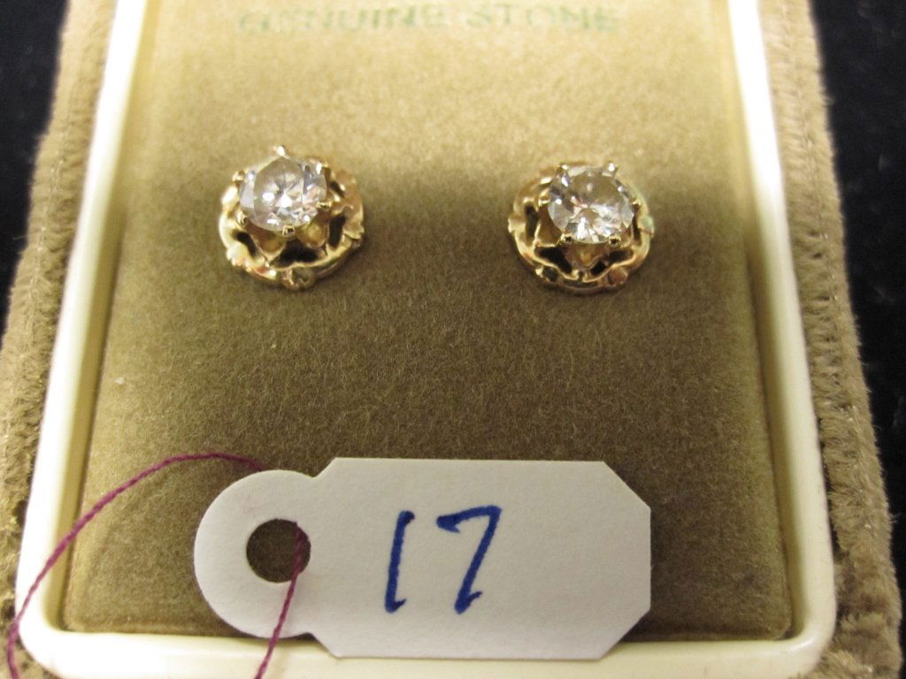 14K GOLD PAIR OF LADIES 1/4 ct DIAMOND EARRINGS - 1.6 (1 of 2)