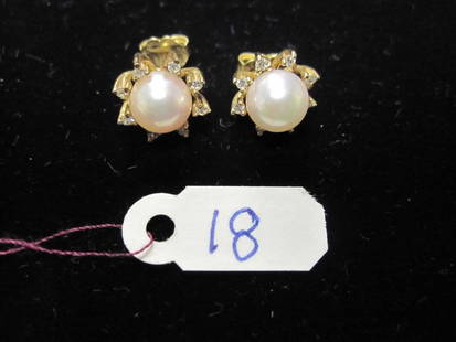 PAIR OF PEARL EARRINGS, 14k, AUTHENTIC PEARLS,: FAKE DIAMONDS (NOTE: THIS LOT IS PART OF AN ASSIGNMENT FOR THE BENEFIT OF CREDITORS CASE OR RECEIVERSHIP CASE. THE HIGH BID WILL REQUIRE APPROVAL OF SALE BY THE ASSIGNEE OR RECEIVER. AUCTION IS NOT FI