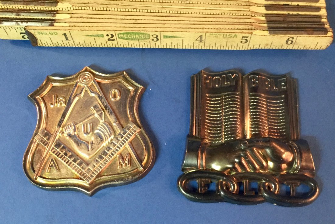 Lot of 2 Vintage Masonic Grave Badges: Lot of 2 Vintage Masonic Grave Badges.