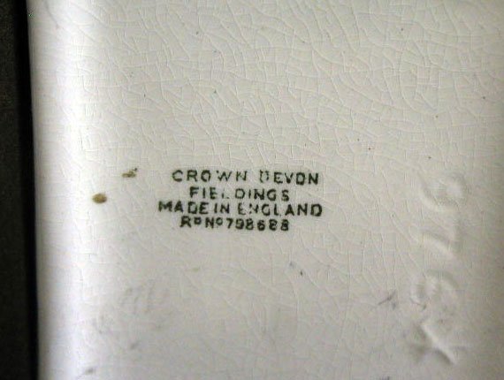 Crown Devon Bermuda music box - 4