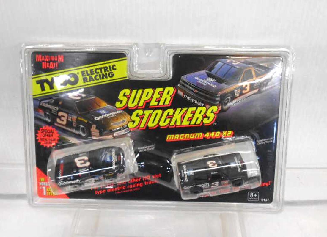 1998 TYCO Super Sound NASCAR 37574 Electric HO Race Set 2