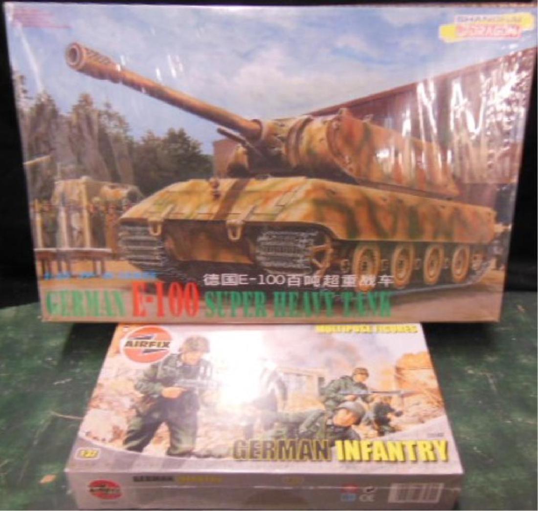 WW II scale Tank Model and Figures Sealed (1 of 4)