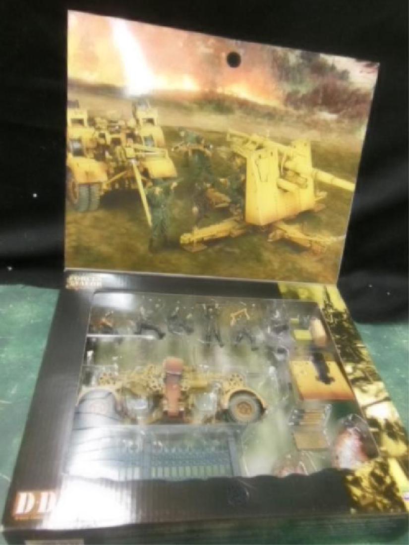 Forces of Valor Die cast WW II Set: Forces of Valor Die cast WW II Set, German 88mm flak gun, Normandy 1944, new in original box with figures and accessories, 1:32 scale, D-Day Commemorative Series, Men, Machines & Memories, item No. 80