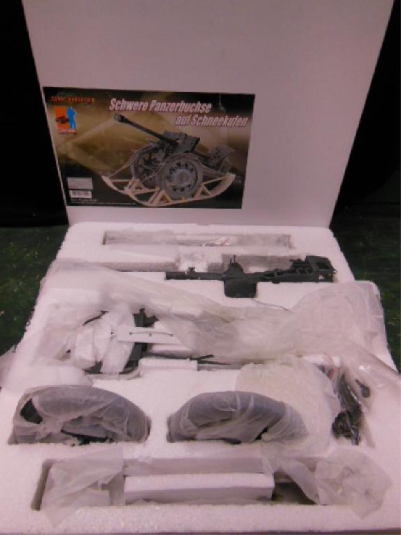 Dragon Cyber Hobby Anti Tank Gun Model: Dragon Cyber Hobby Anti Tank Gun Model, Schwere panzerbuchse auf Schneekufer, heavy Panzer anti tank gun with sled, new in original white box with manufacturers sticker, item No. 71320, 6 1/2" x 16 1/