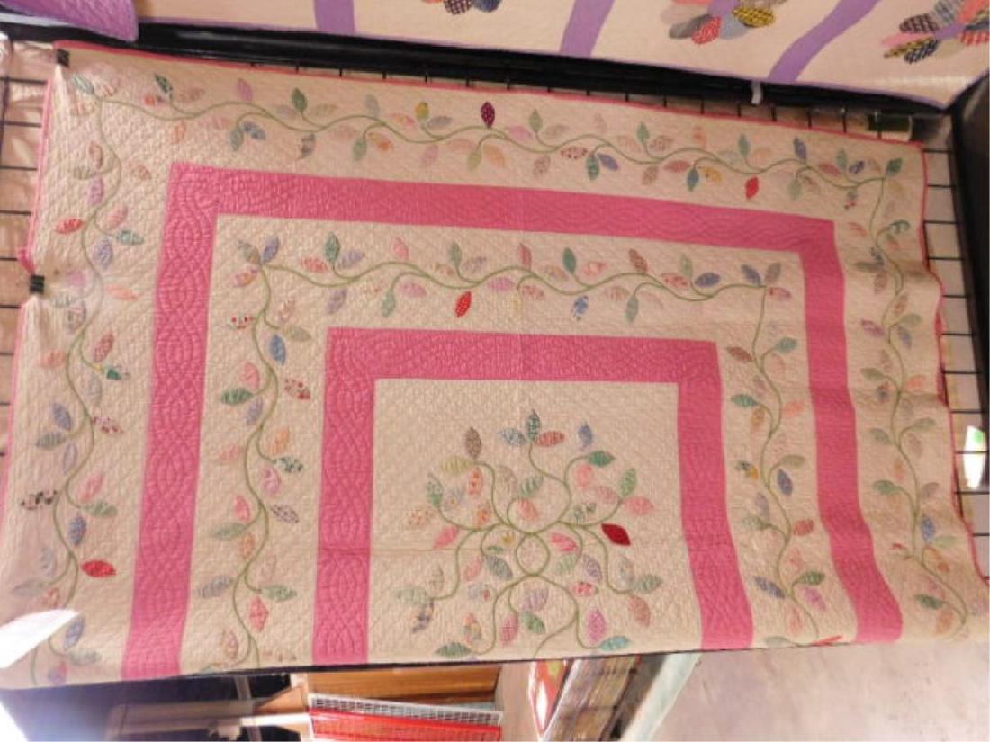 American Applique & Vine Quilt (1 of 3)