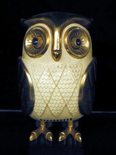 1960's Japanese Plastic Owl Radio: C. 1960's Japanese plastic owl radio