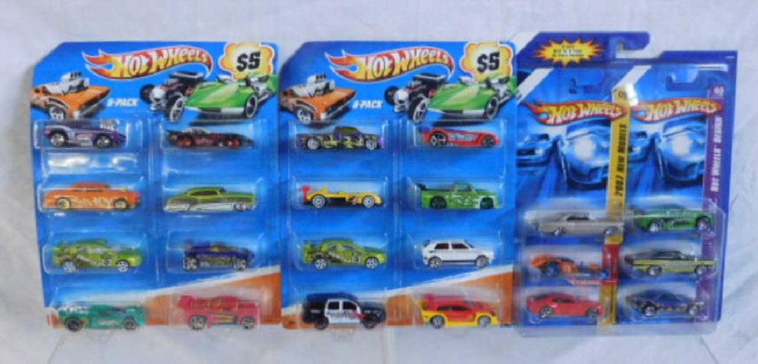 Hot Wheels 6 & 8 Car Gift Packs (1 of 1)