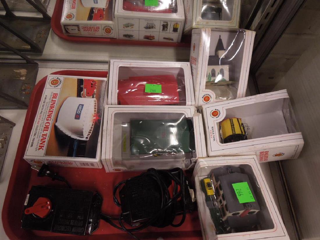 Lot Bachmann Train Accessories (1 of 4)