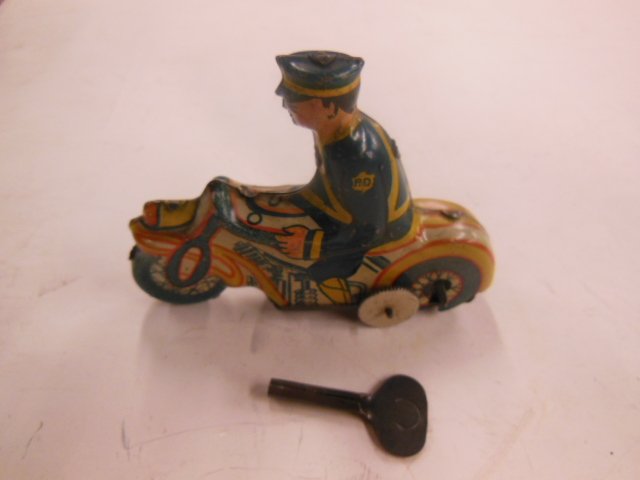Vintage Louis Marx Tin Motorcycle Windup toy (1 of 5)