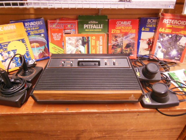 Vintage Atari Console & games (1 of 8)