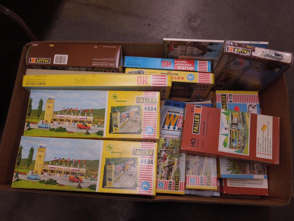 Large Lot Faller Plastic Train Accessories (1 of 1)