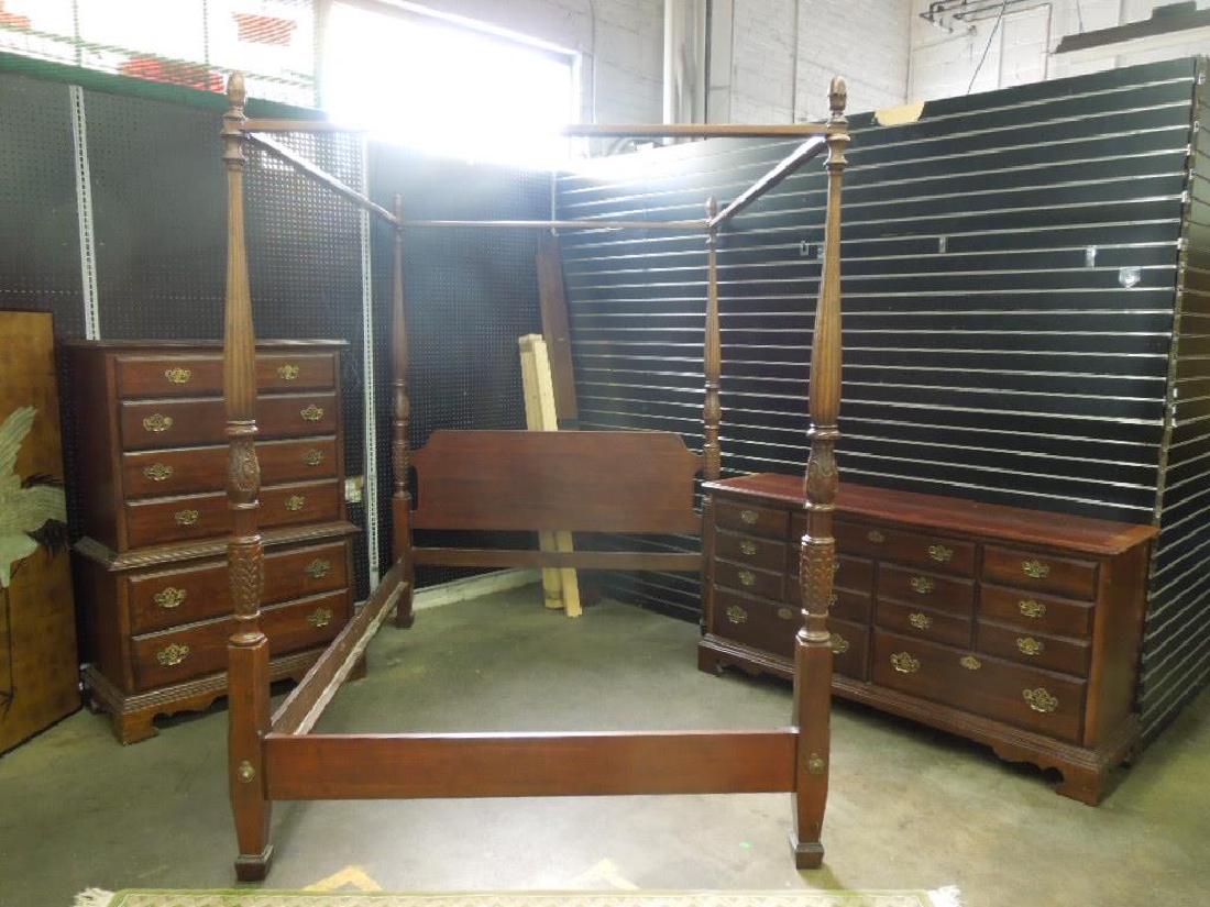 Chippendale Style 3 Pc Bedroom Set (1 of 9)
