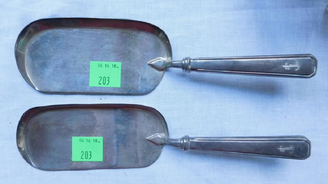 Mappin & Webb Silverplate Crumbers (1 of 3)