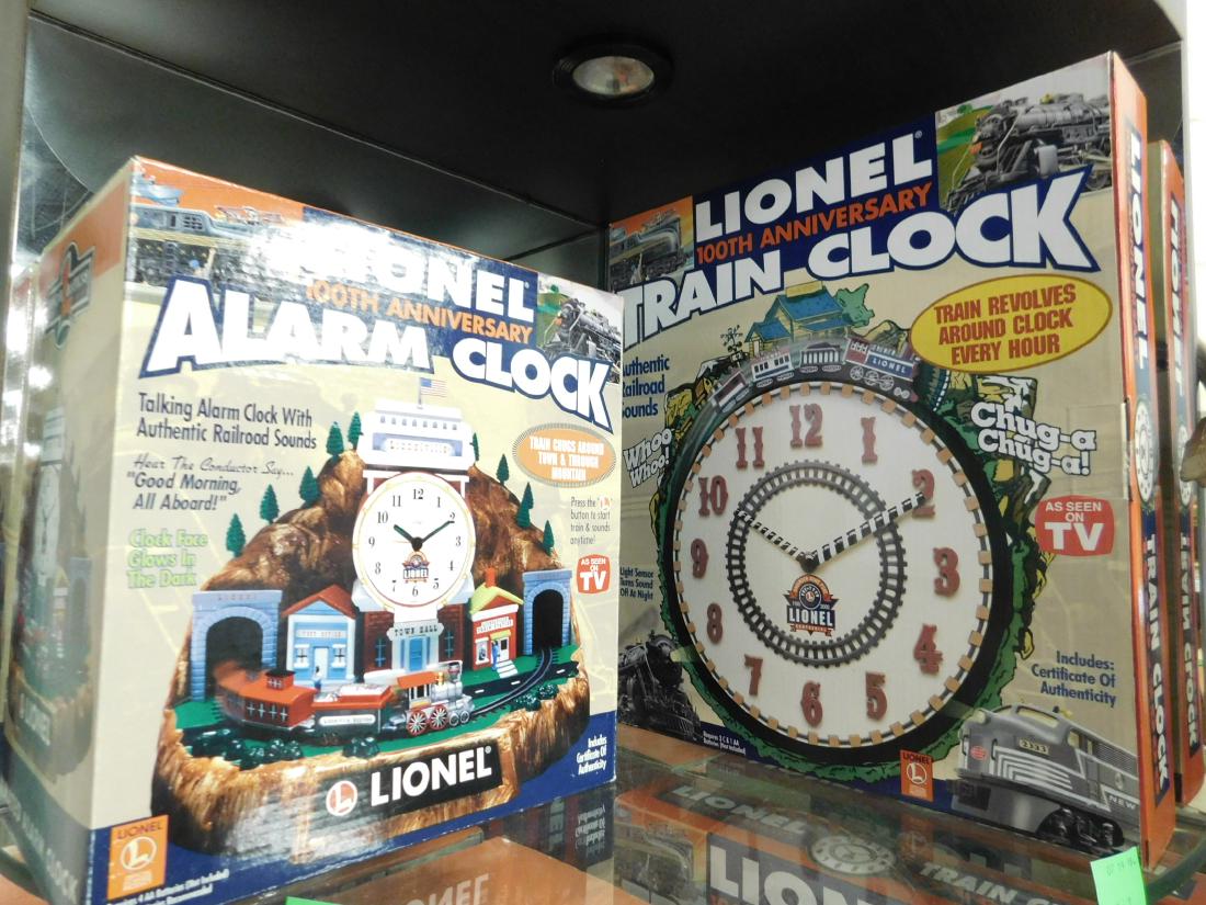 Lionel Coin Sorter Alarm Clock & 2 Train Clocks (1 of 6)