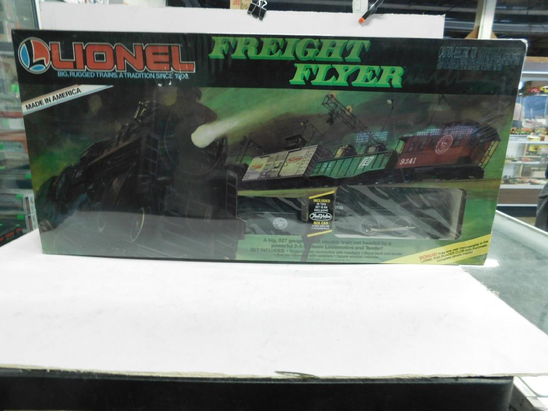 Lionel 027 Gauge Freight Flyer Train Set (1 of 1)
