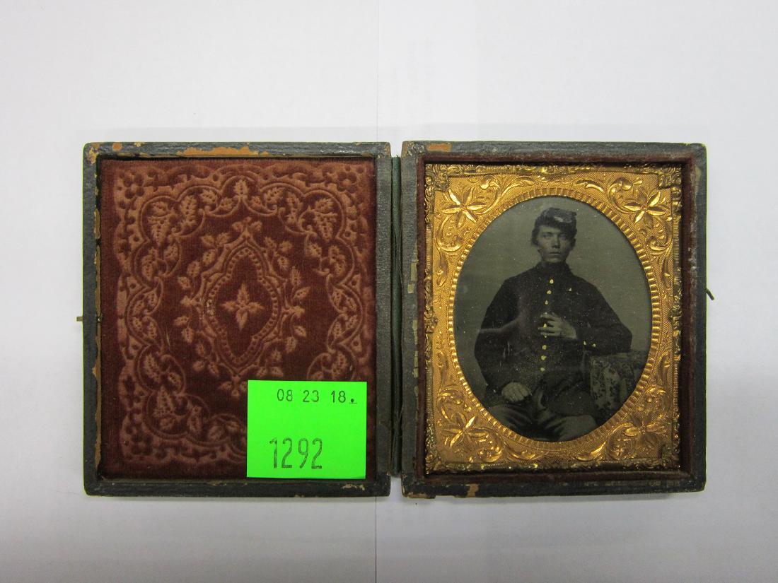 !9th c. Daguerreotype Soldier in case (1 of 2)