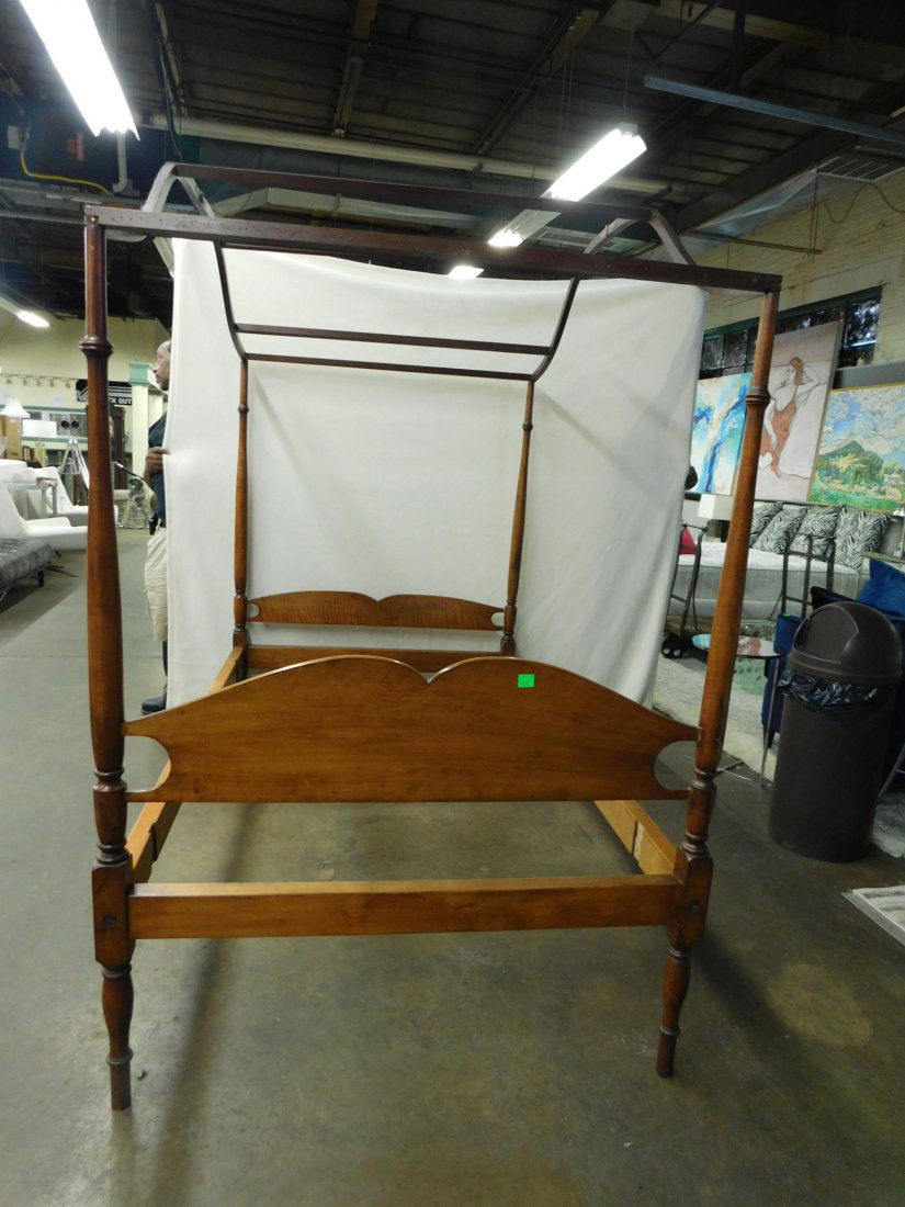 Sheraton Maple Poster Bed (1 of 6)