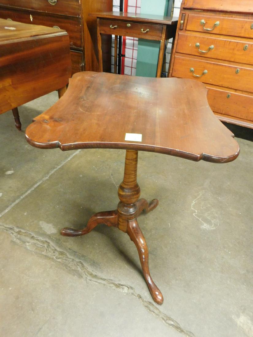 American Queen Anne Candlestand (1 of 5)