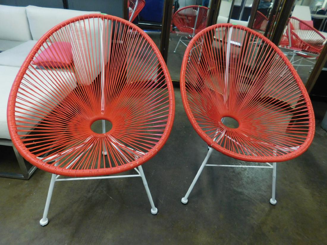 Pr Egg / Womb Chairs (1 of 3)