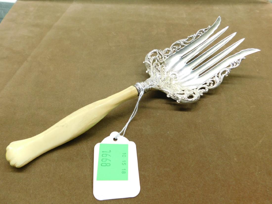 Whiting Sterling Large Serving Fork (1 of 4)