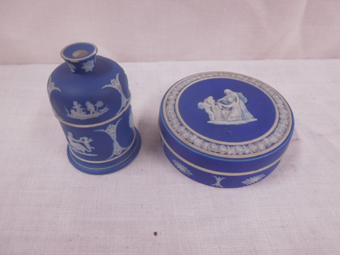 2 Wedgwood Blue Jasperware Boxes (1 of 7)