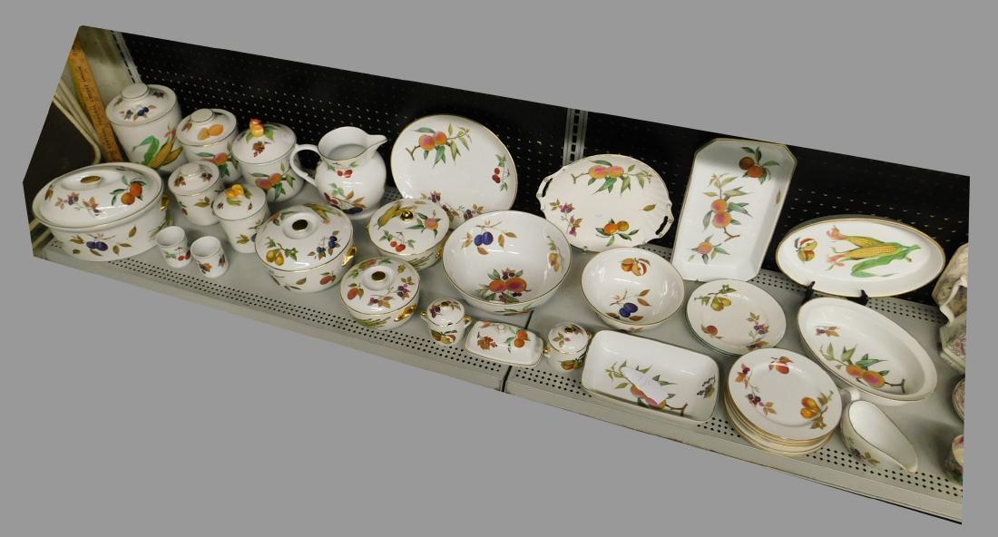 33 Pieces Royal Worcester Porcelain (1 of 2)