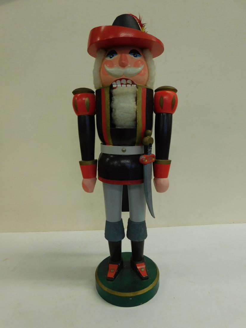 Large German Nutcracker (1 of 7)