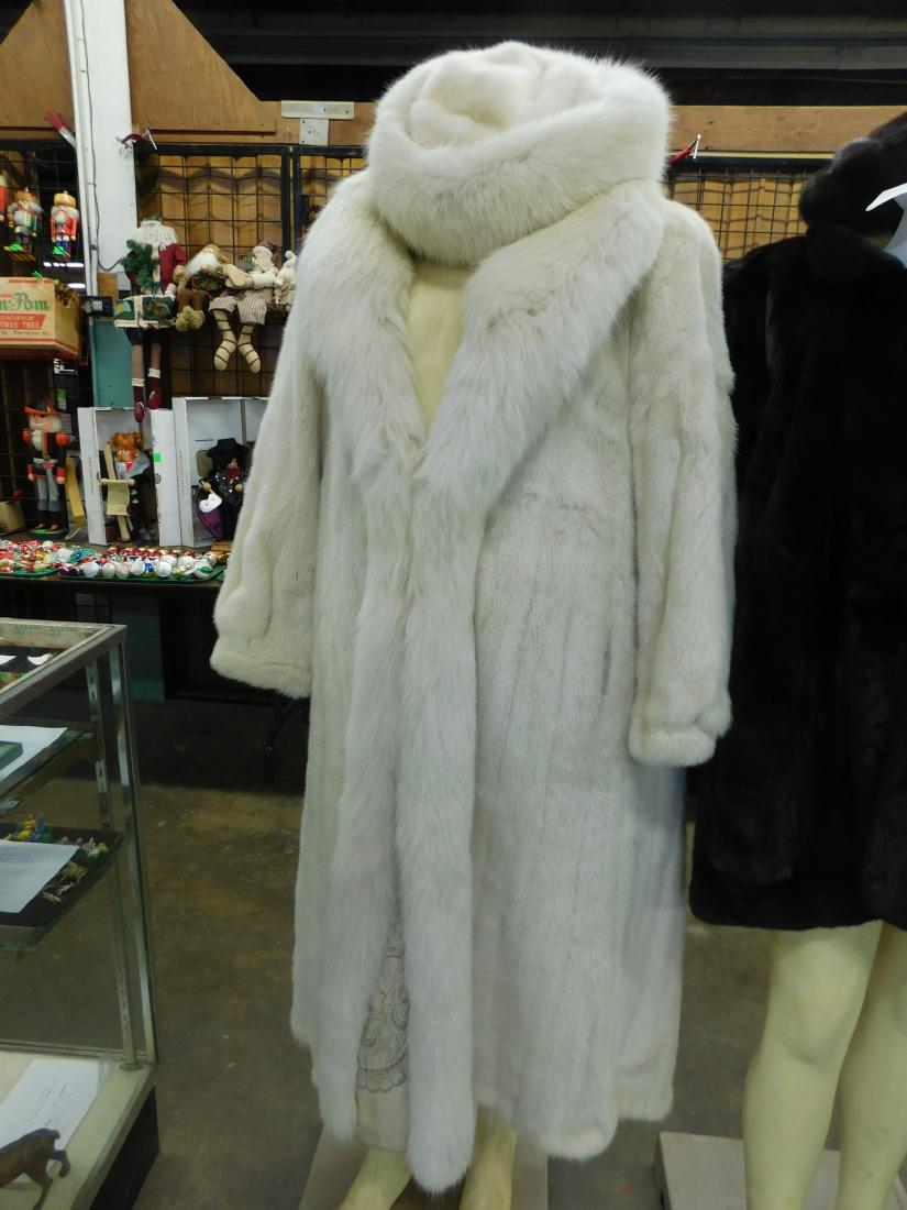 Full Length White Mink / Fox Coat & Hat (1 of 6)