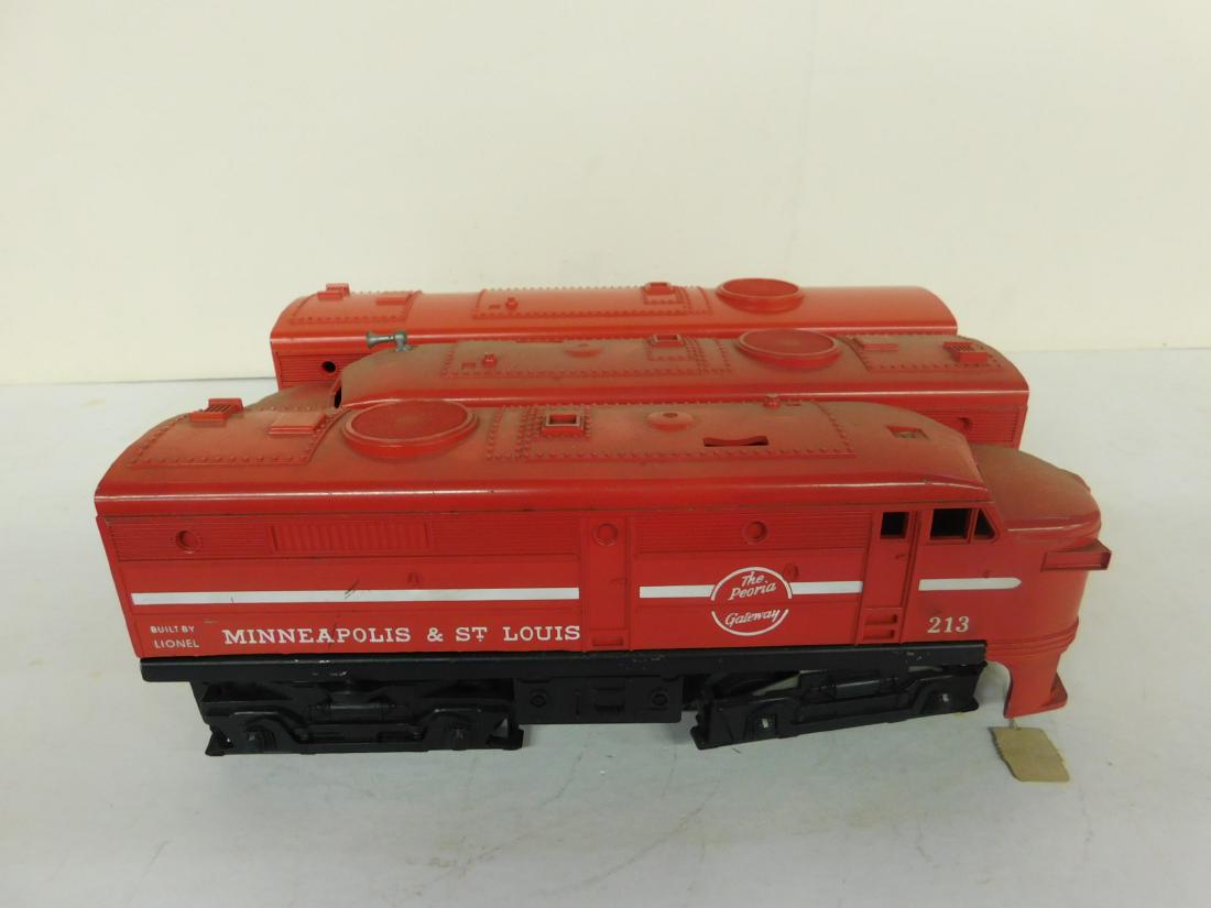 Lionel Post War Diesel Engine, B & C Units (1 of 5)
