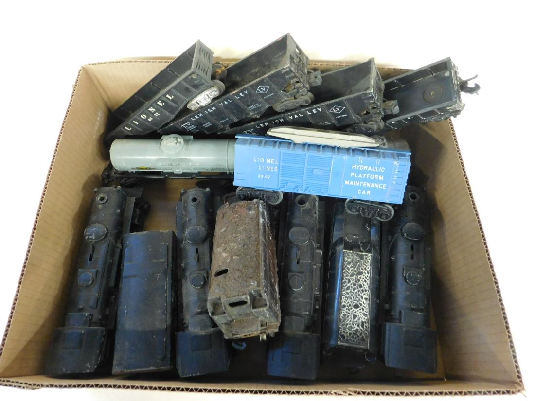 Lionel Locomotives Tenders and Train Cars (1 of 2)