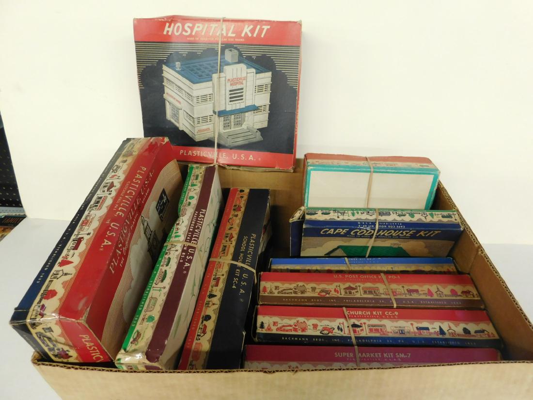 10 Vintage Plasticville Building Kits in Original (1 of 2)
