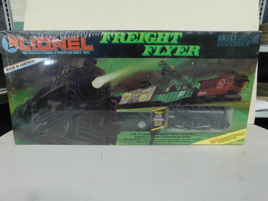 Lionel 027 Gauge Freight Flyer Train Set (1 of 4)