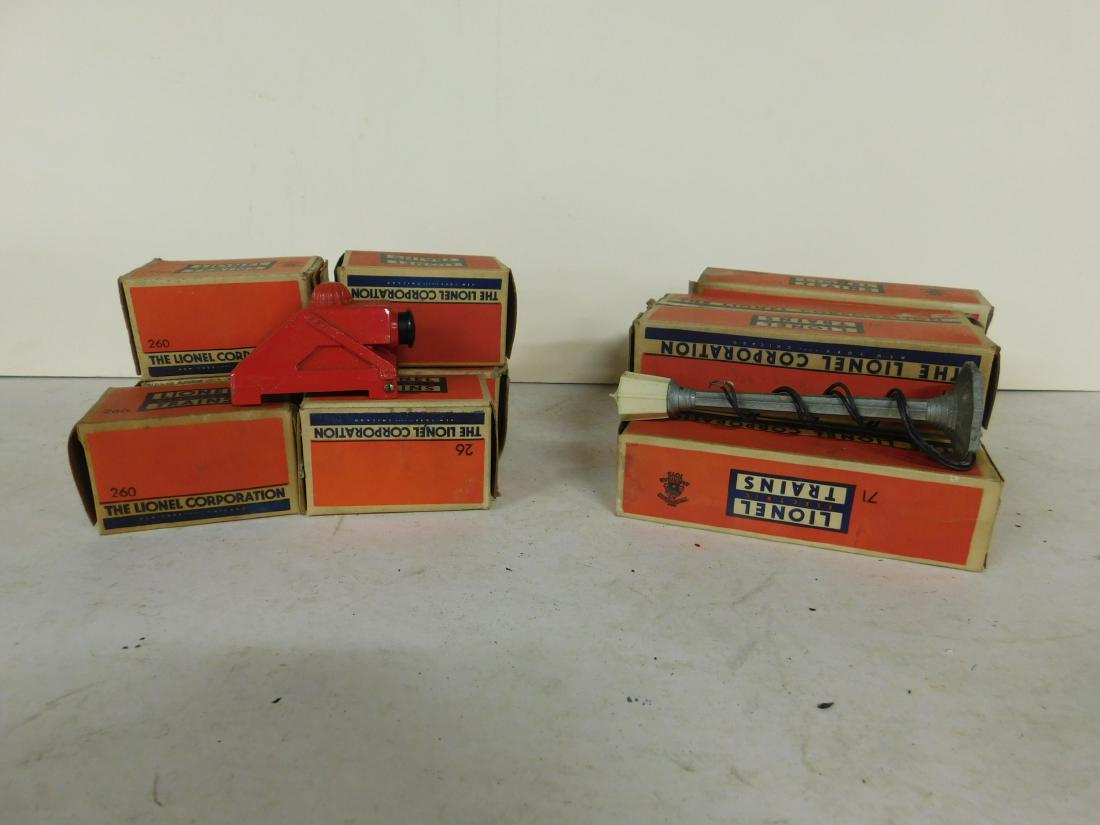 13 Lionel Track Accessories in Original Box (1 of 5)