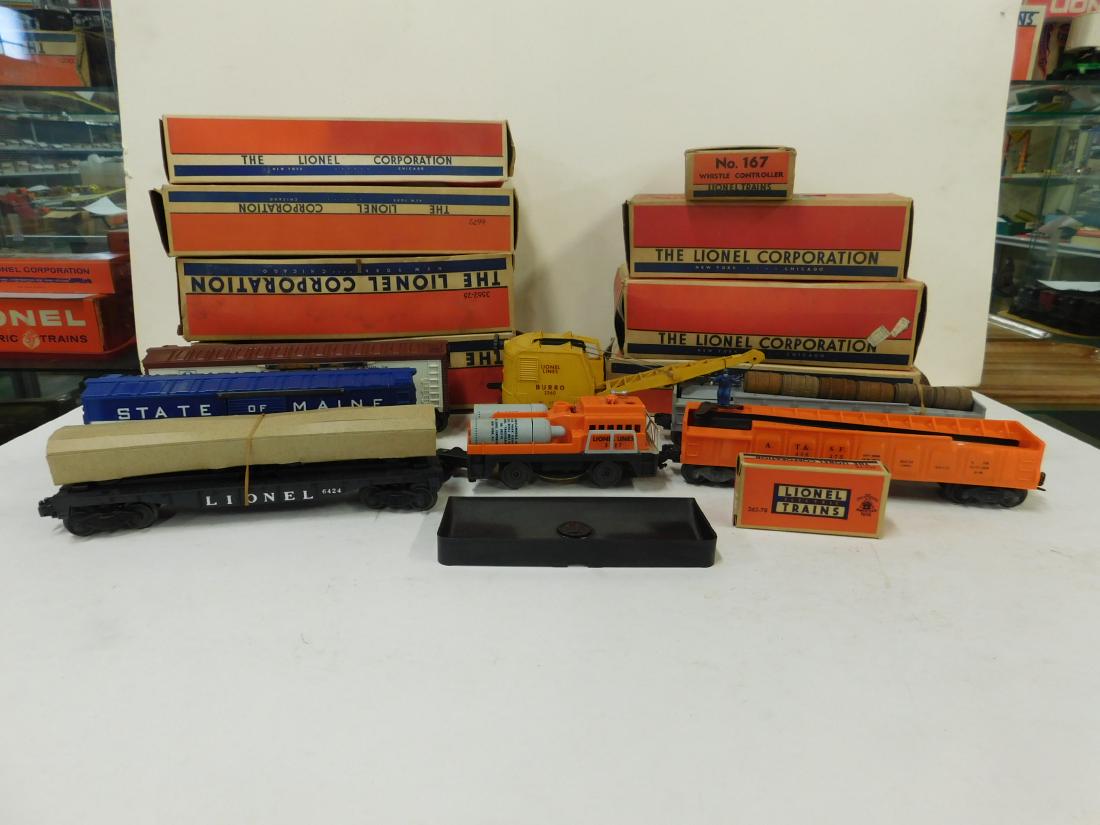 7 Lionel Train Cars w/Original Boxes (1 of 17)