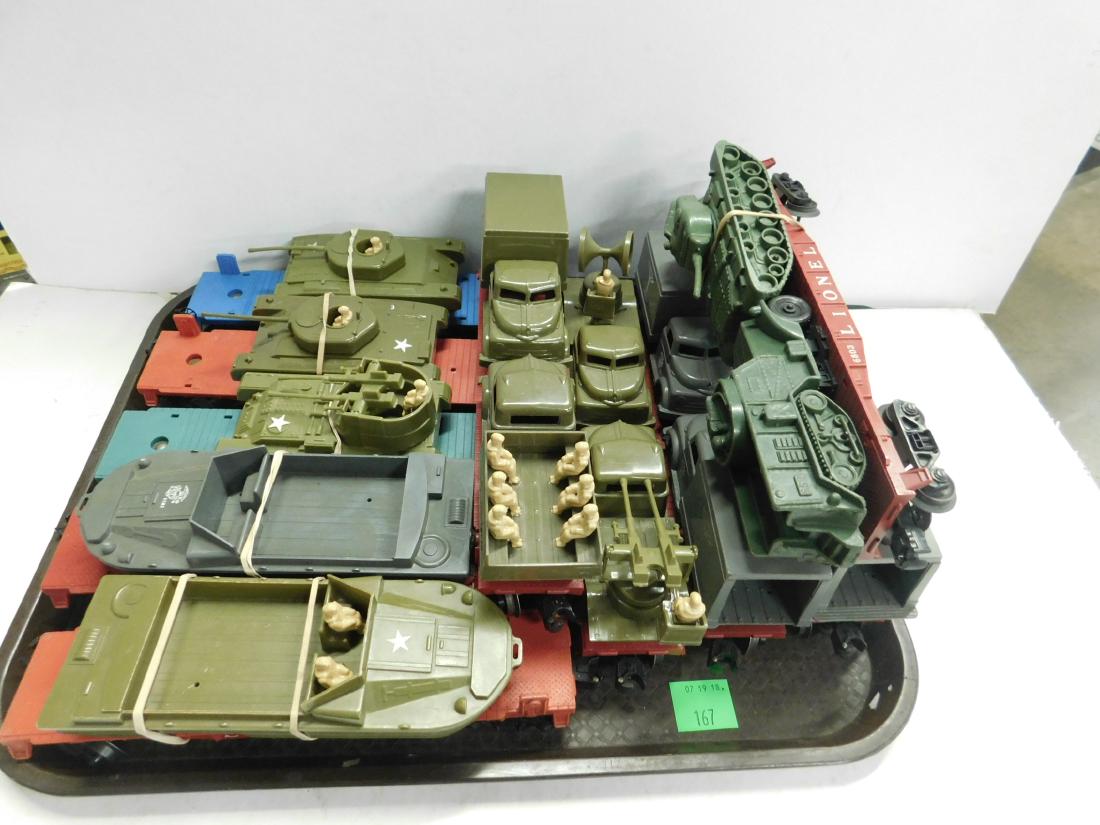 10 Lionel Flatcars with Military Units (1 of 5)