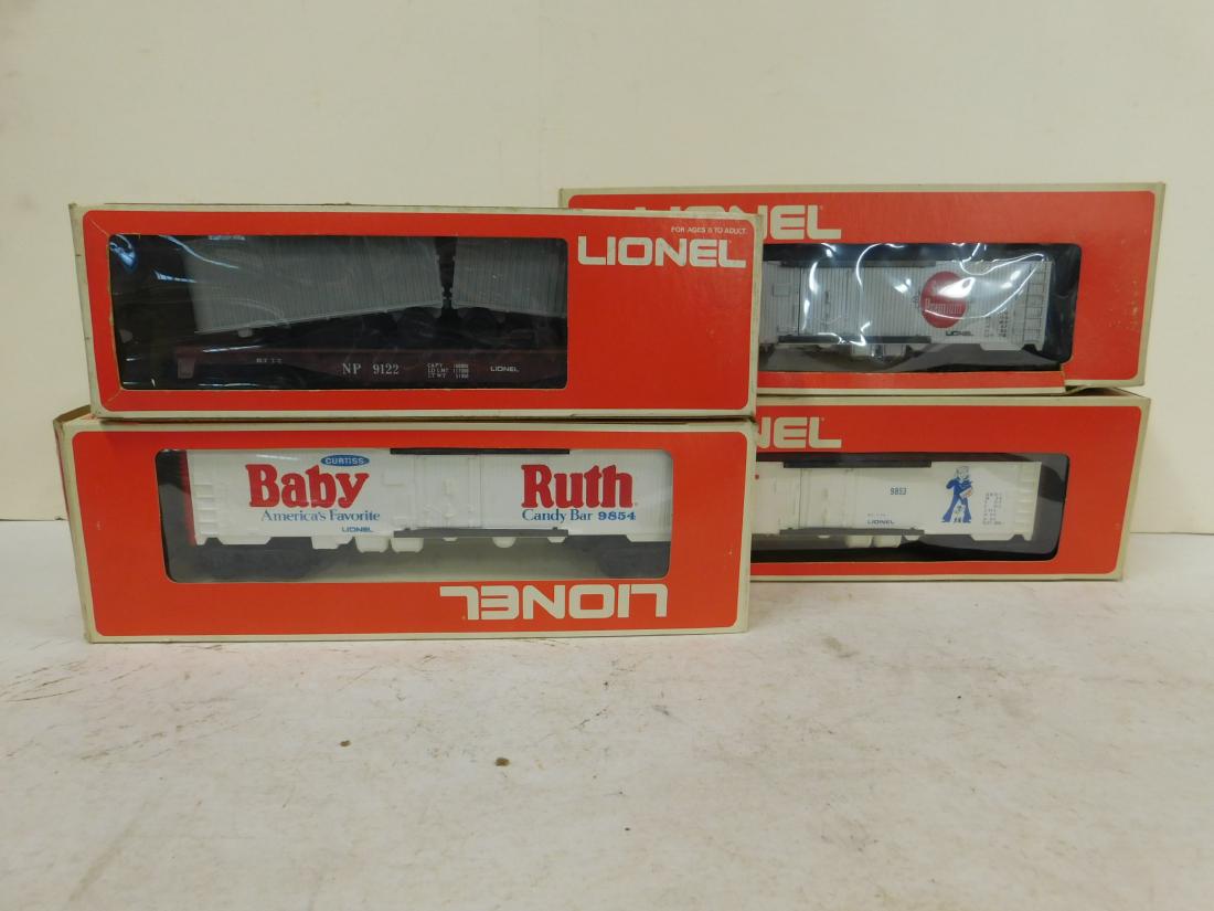 4 Lionel Train Cars (1 of 3)