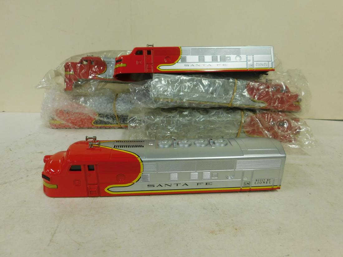 6 Lionel Santa Fe Engine Bodies Only (1 of 4)
