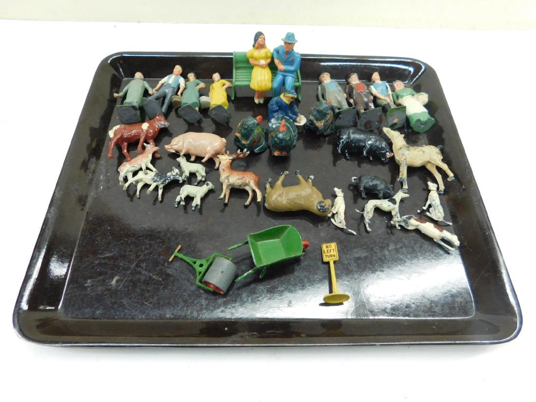 33 Britains & Other Cast Metal Figures (1 of 3)