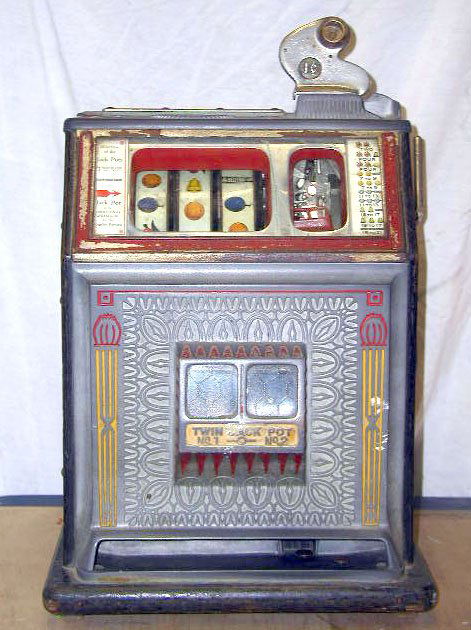Watling Twin Jackpot slot machine: 1931 Watling 1 cent twin jackpot slot machine