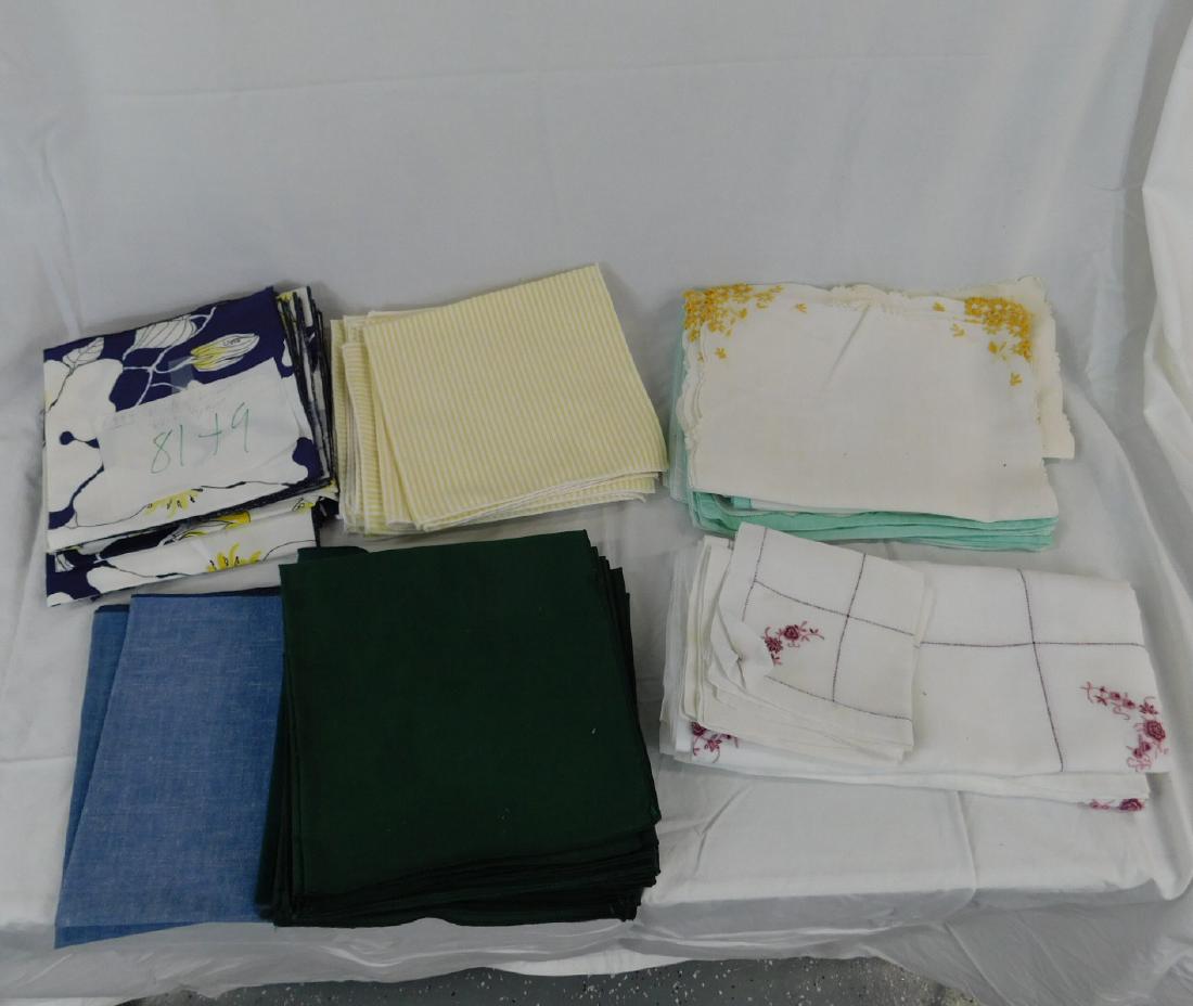 Vintage Linens inc Vera Napkins: Vintage Linens including; Vera Napkins. A lot of vintage linens; table runners, napkins, etc, including 16 vintage Vera printed cotton napkins, ten solid green linen napkins, etc. Size: Vera napkins a
