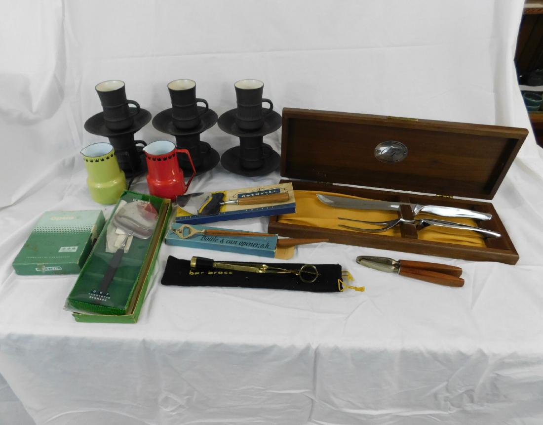 MCM Barware & Kitchenware: MCM Barware & Kitchenware : Lot consisting of: a Carvel Hill stainless carving set (cased); teak-handled nutcracker, cheese slicer, and bottle opener; a bakelite cheese slicer by DKF, designed by Tias