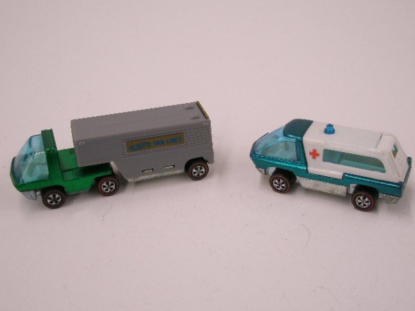 Hot Wheels red line ambulance & moving van: 1969 Hot Wheels red line ambulance & moving van