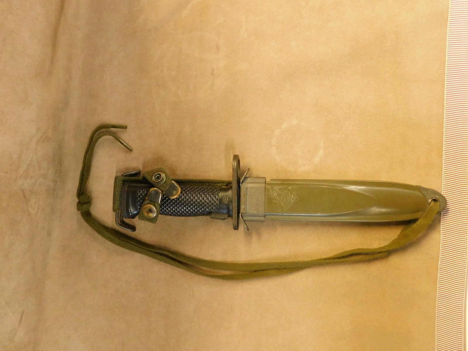 US Marine Bayonet w / Scabbard: US Marine Bayonet w / Scabbard, bayonet marked "US M6 Imperial", scabbard marked USM 8A1 PWH", overall length 12", Vietnam War era. [2] CONDITION: Good, used condition.