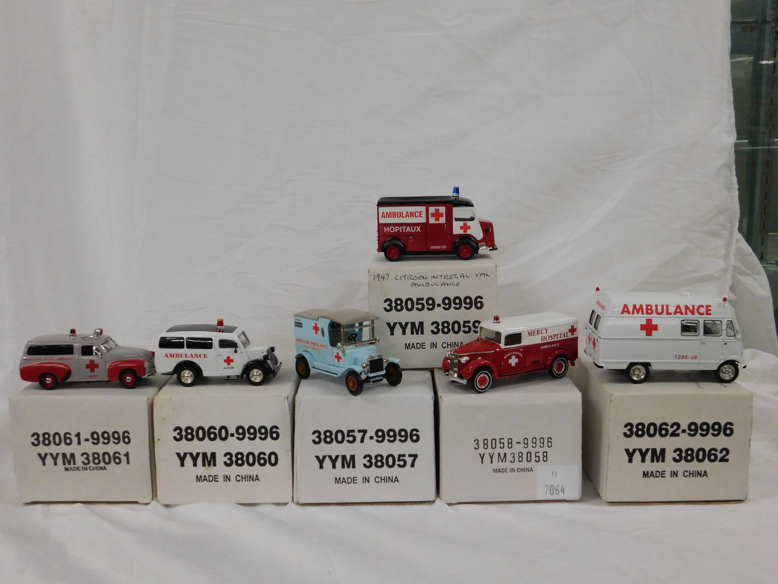 6 Matchbox Collectibles 1:43 Die Cast Vehicles (1 of 3)