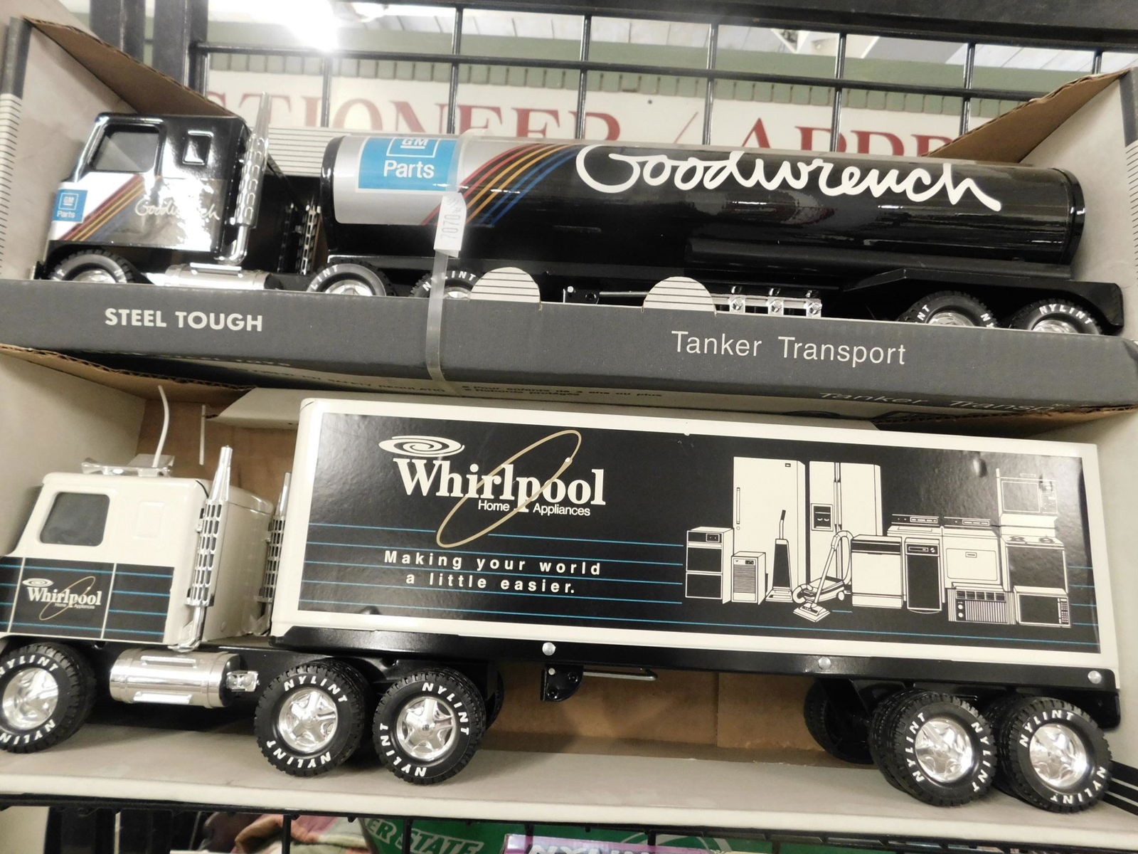 2 Nylint Press Steel 18 Wheelers (1 of 1)