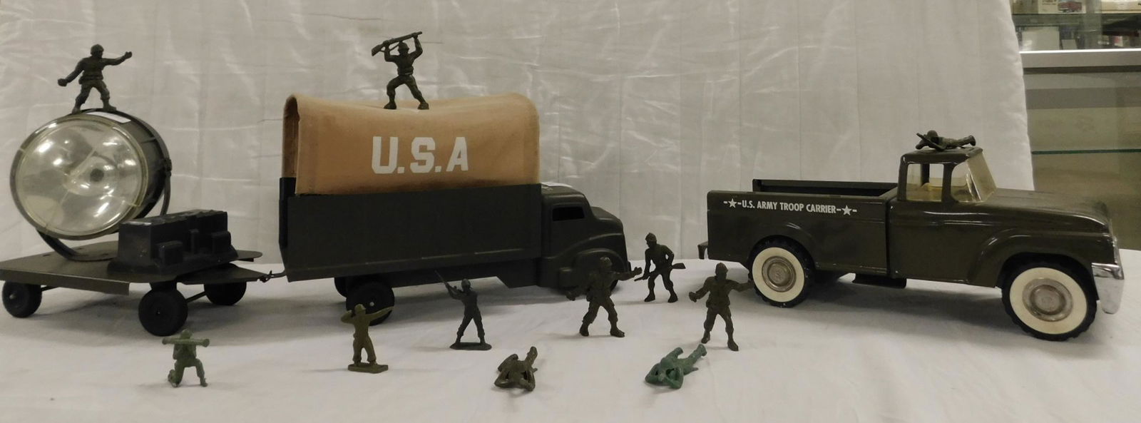 3 Vintage Structo Pressed Steel Army Vehicles (1 of 1)
