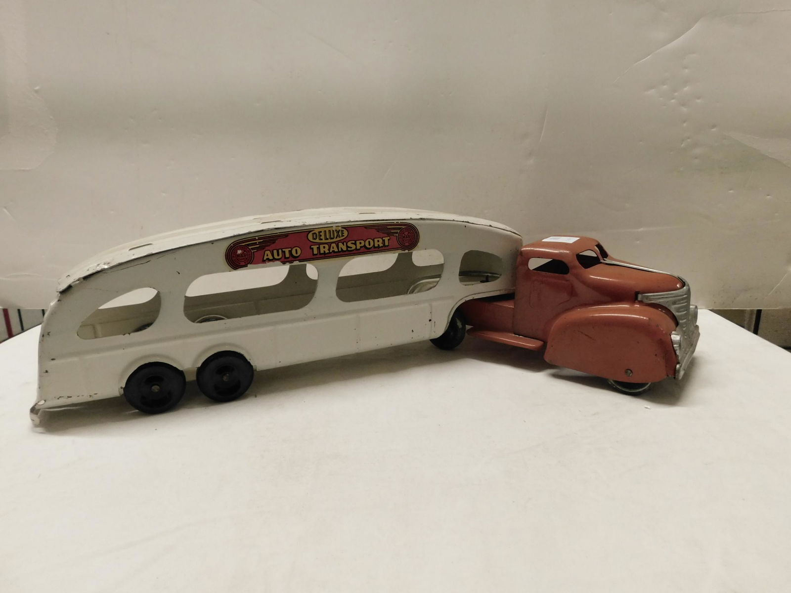 Vintage Marx Pressed Steel Car Carrier (1 of 2)