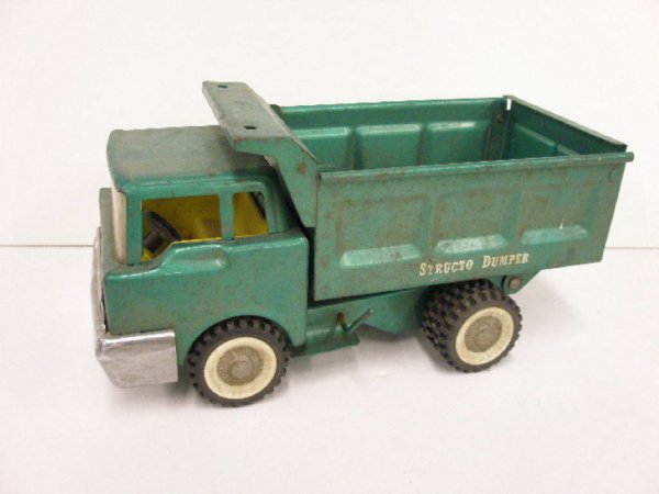 1950's Structo Dumper dump truck: 1950's Structo pressed steel Dumper dump truck w/lift back