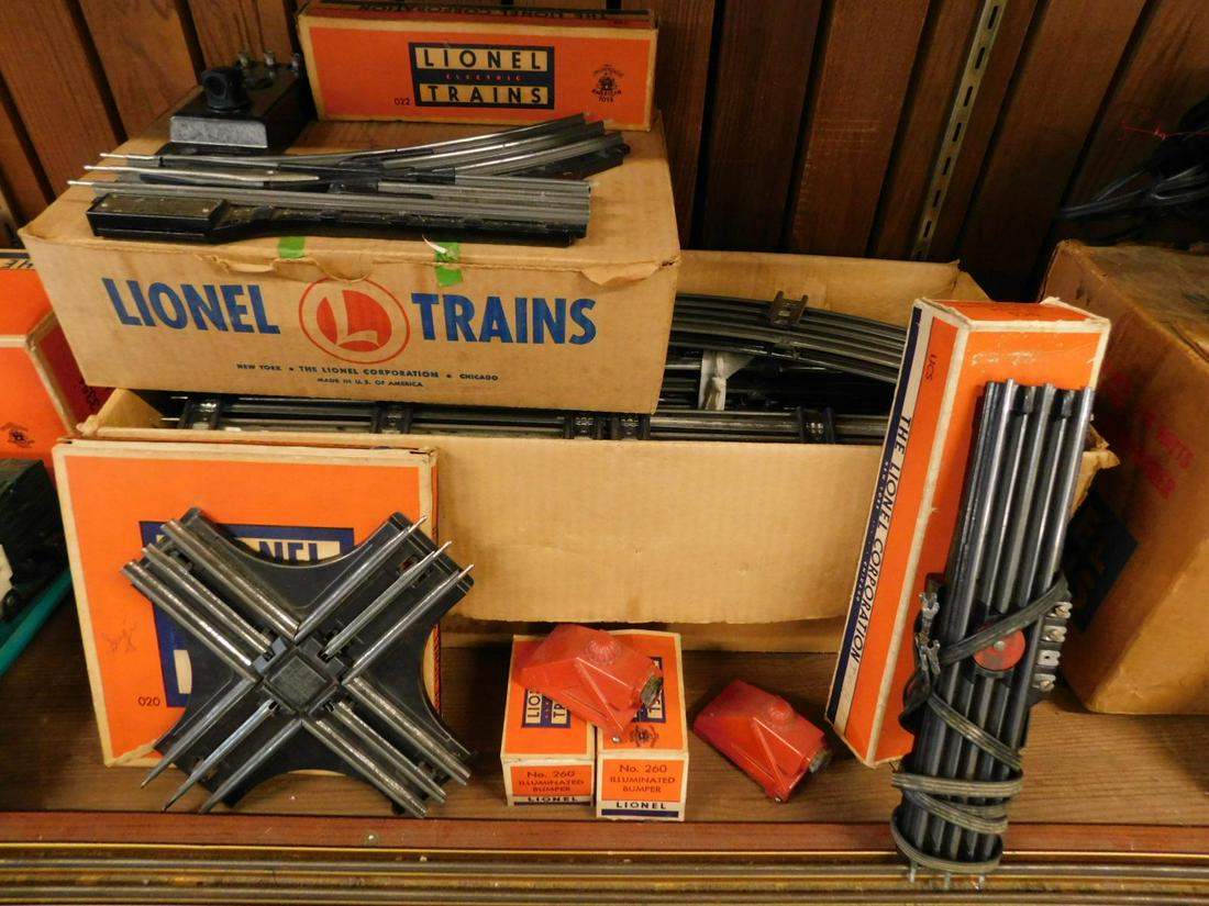 Lionel "O" Gauge Switchers, Crossing & Track: Lionel "O" Gauge Switchers, Crossing and Track, includes: box pair remote control No. 022 switches; boxed No. 020 - 90 degree crossing; VCS remote control track set, two No. 260 illuminated bumpers in